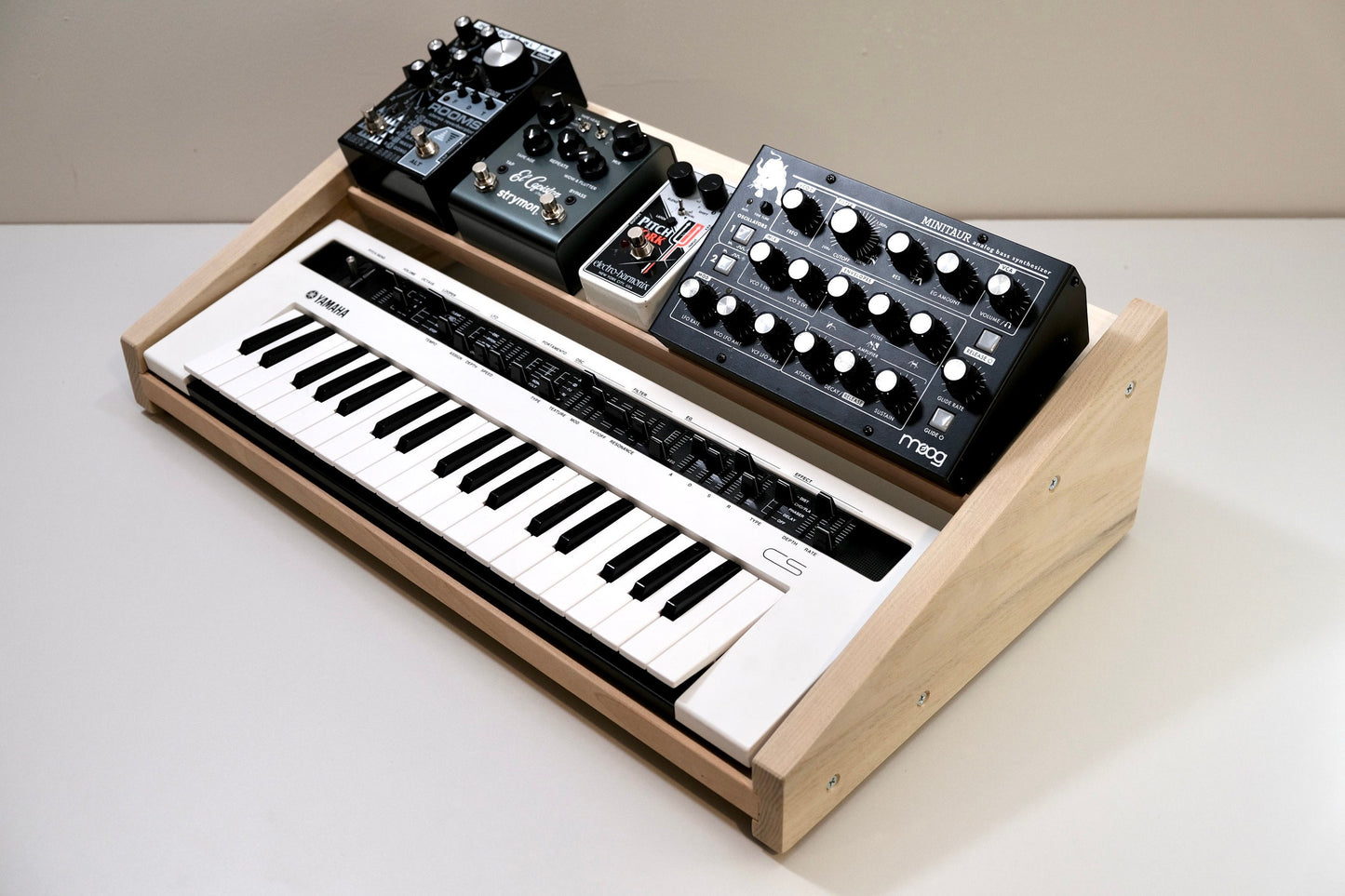 Yamaha Reface series synth stand with pedal shelf