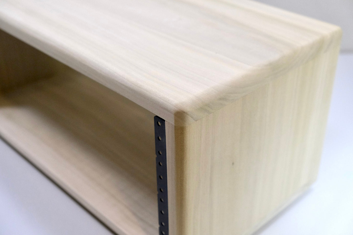 4U HARDWOOD STUDIO RACK