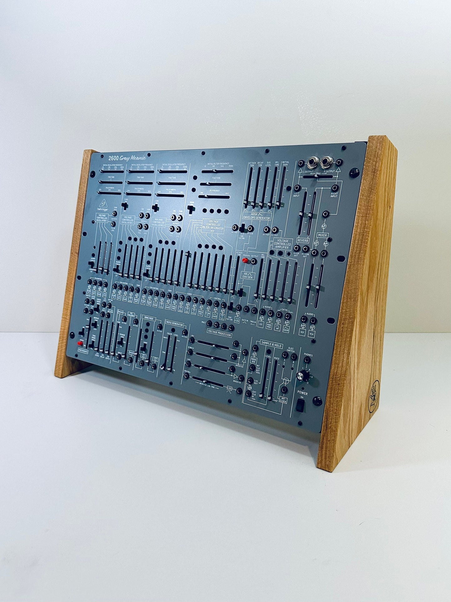 Behringer 2600 Stand / 8u Desktop Synth Rack