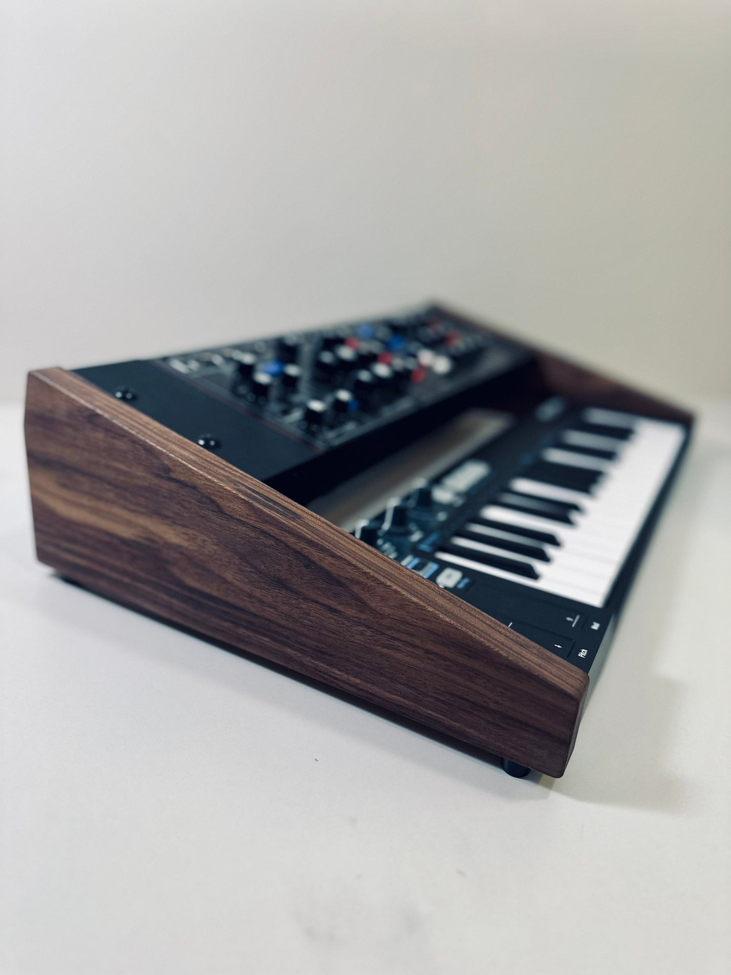 Arturia Keystep and 3u Synth Rack Stand