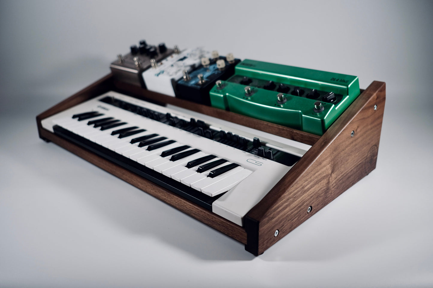 Yamaha Reface series synth stand with pedal shelf