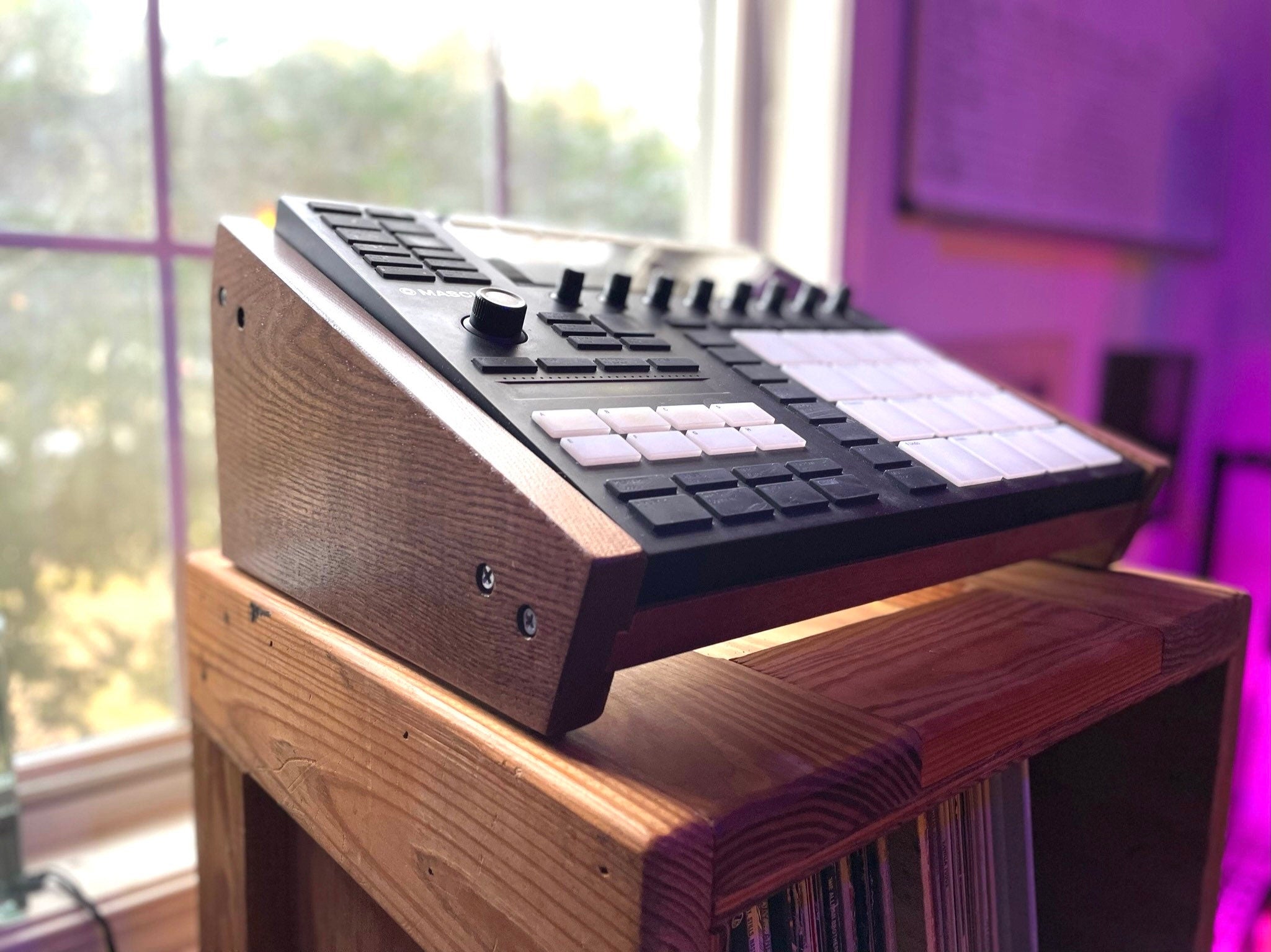 Native Instruments Maschine stand